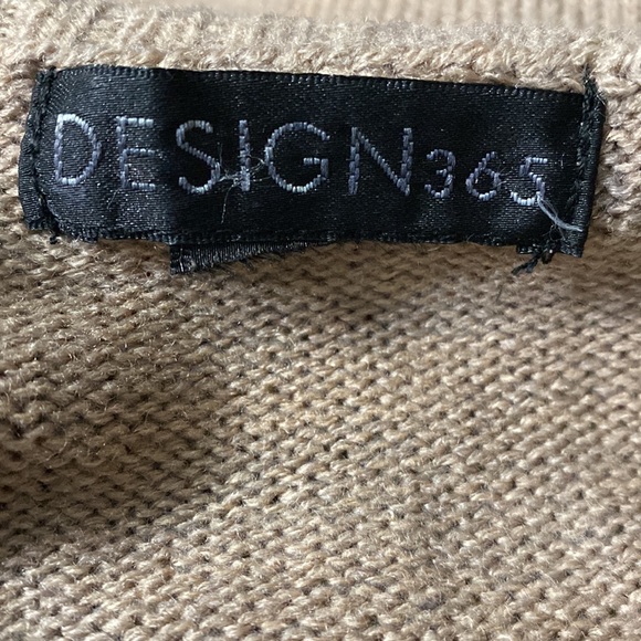 Design 365 OS tan sweater w/cowl neckline - Size Medium - Picture 5 of 10
